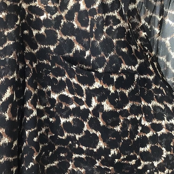 JOIE 100% silk chiffon semi-sheer blouse Animal Print Career XSmall - Picture 4 of 8